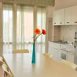 Apartment Spacious Seaside Flat For Large Families