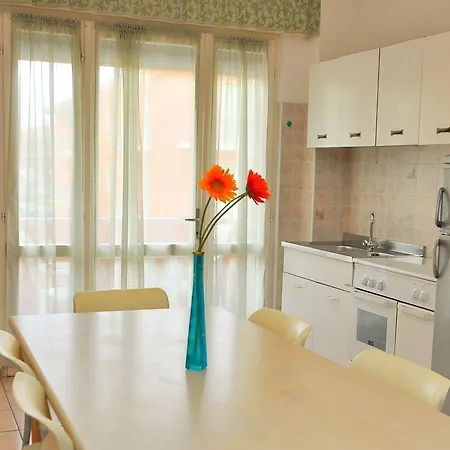 아파트 Spacious Seaside Flat For Large Families