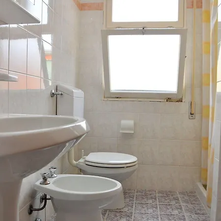 Spacious Seaside Flat For Large Families