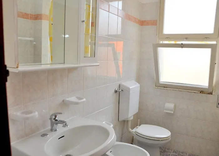 Spacious Seaside Flat For Large Families Lägenhet Bibione