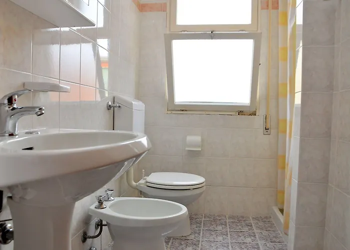 Spacious Seaside Flat For Large Families